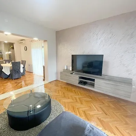 Apartman Oaza *